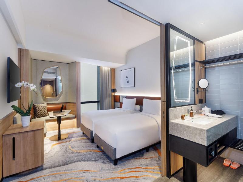 Harris Hotel & Convention Serpong image