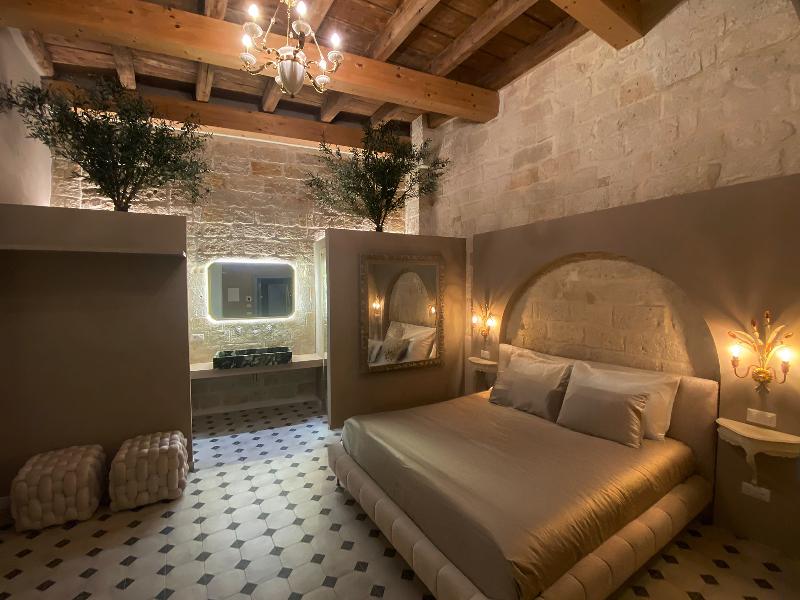 The Duchess Of Puglia image