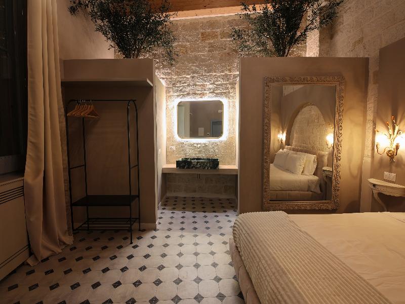 The Duchess Of Puglia image