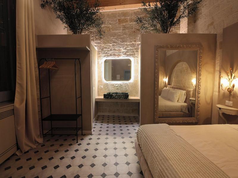 The Duchess Of Puglia image