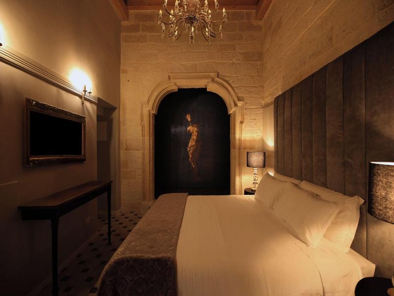 The Duchess Of Puglia image