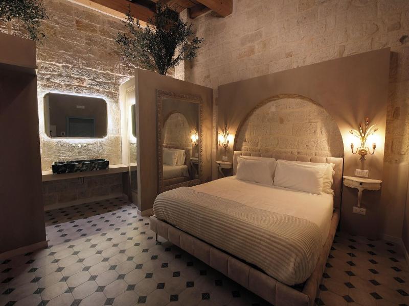 The Duchess Of Puglia image