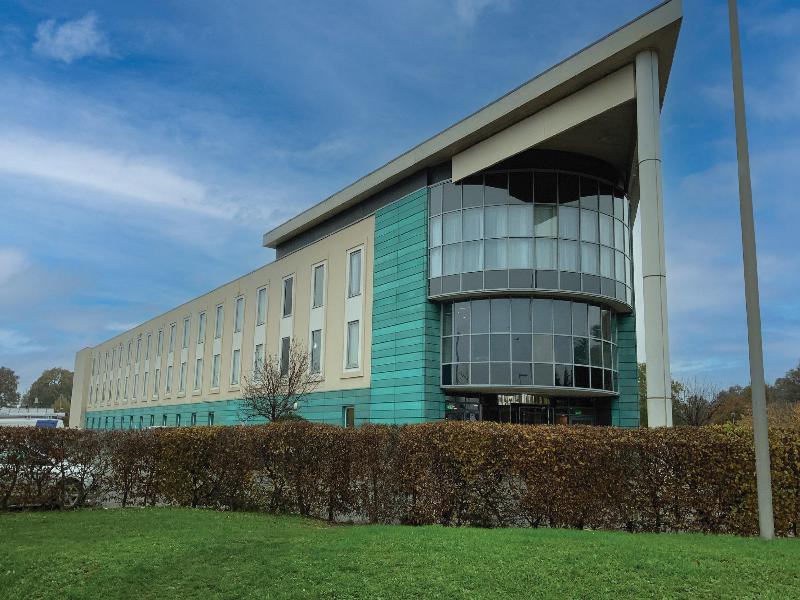 Holiday Inn London Luton North image