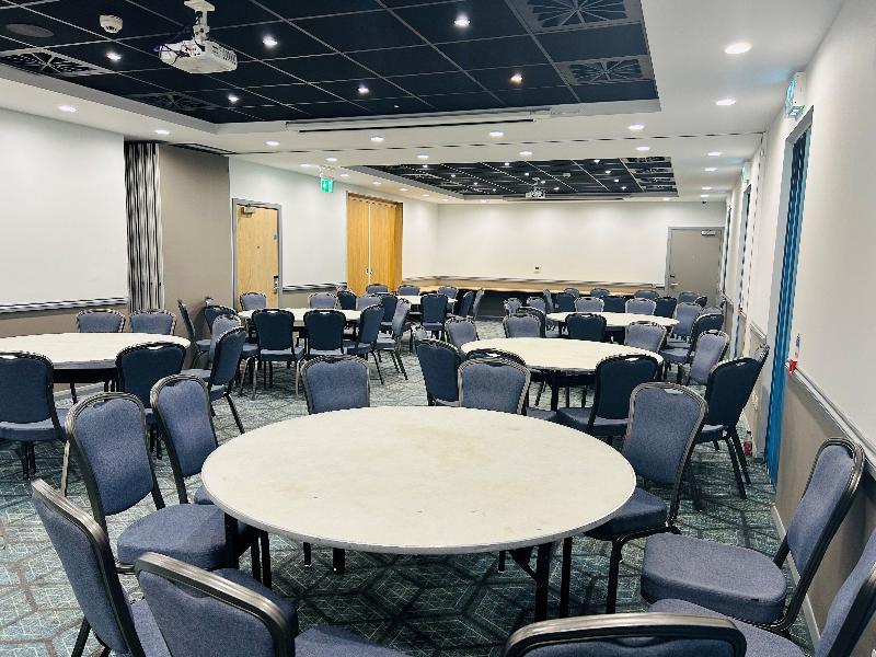 Holiday Inn London Luton North image