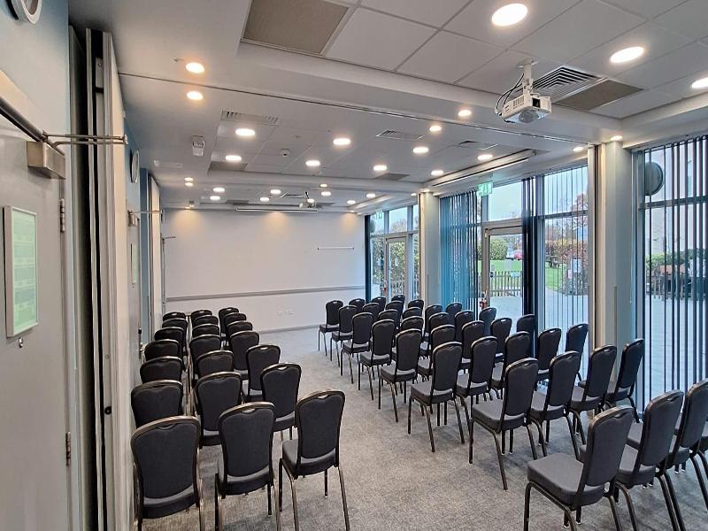 Holiday Inn London Luton North image
