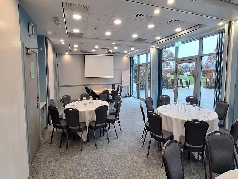 Holiday Inn London Luton North image