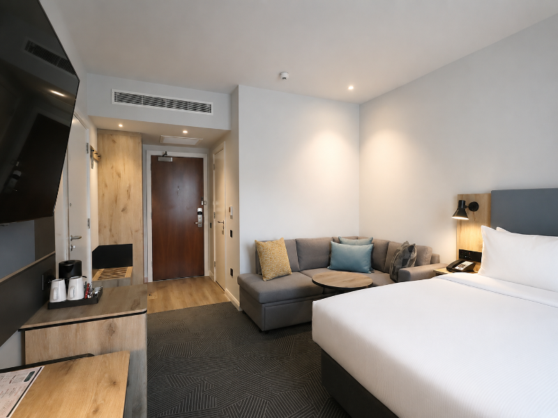 Holiday Inn London Luton North image