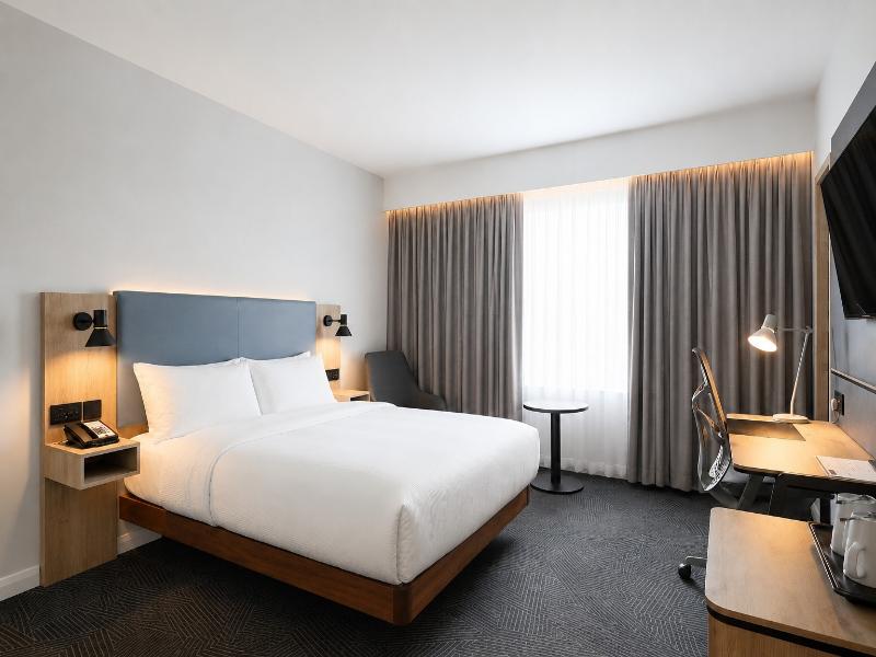 Holiday Inn London Luton North image
