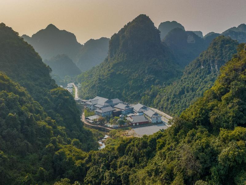 Hilton Quang Hanh Onsen Resort image