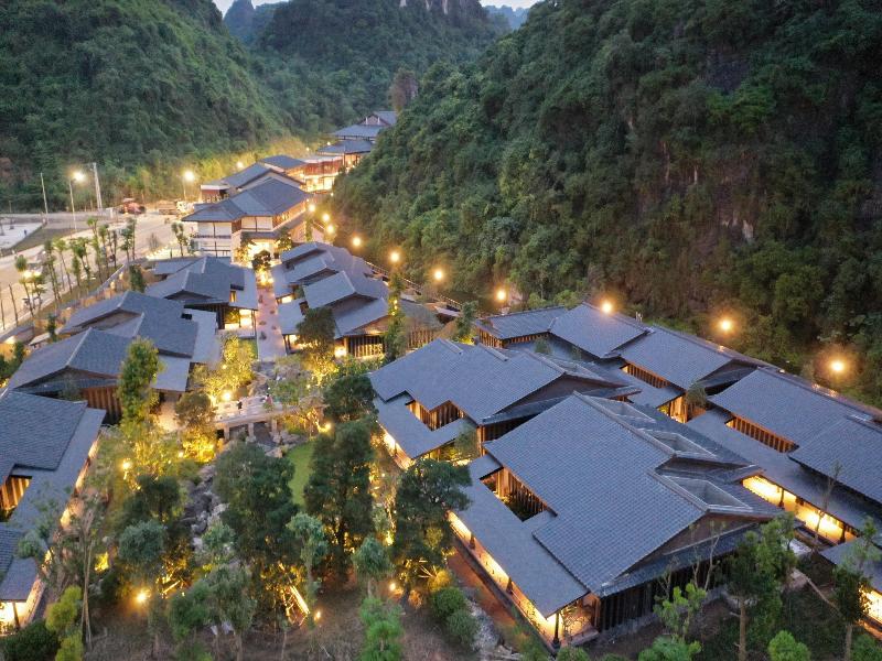 Hilton Quang Hanh Onsen Resort image