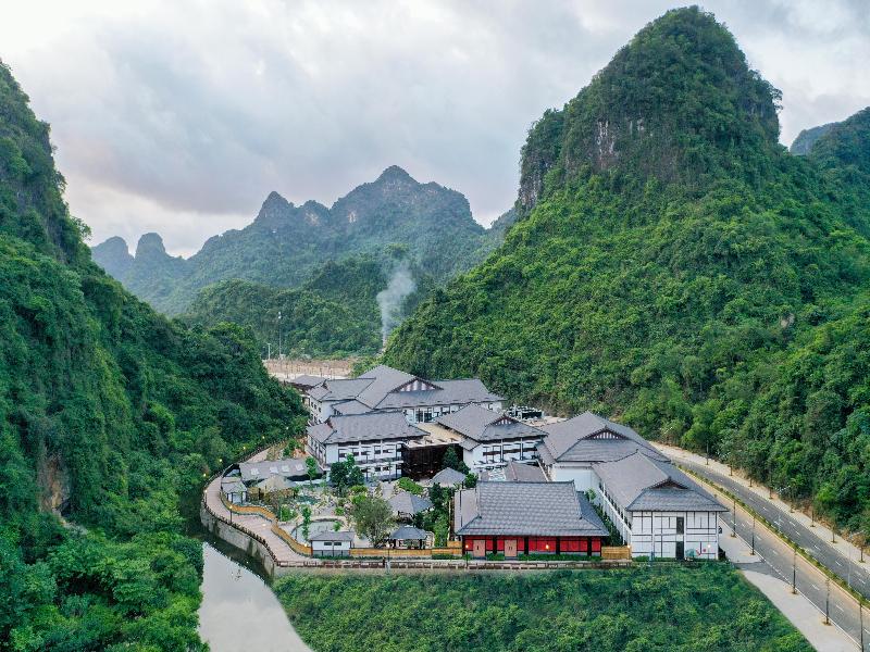 Hilton Quang Hanh Onsen Resort image