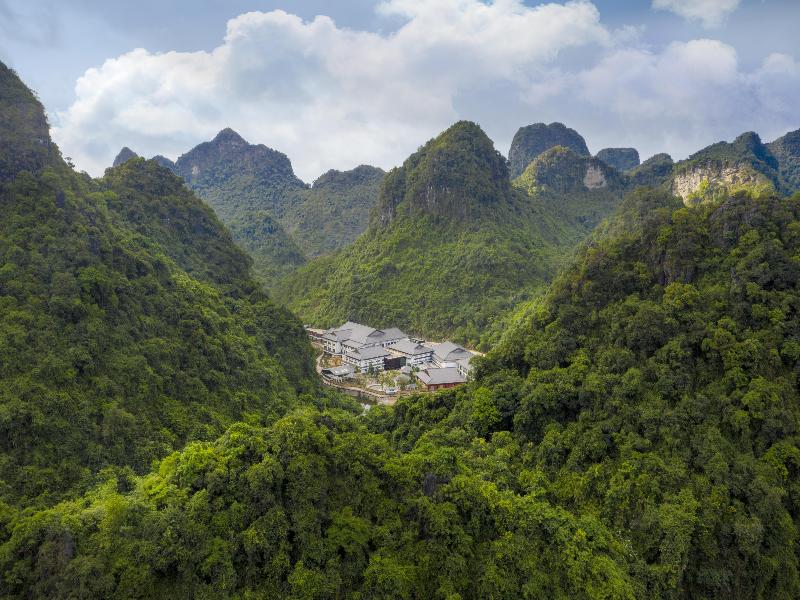 Hilton Quang Hanh Onsen Resort image