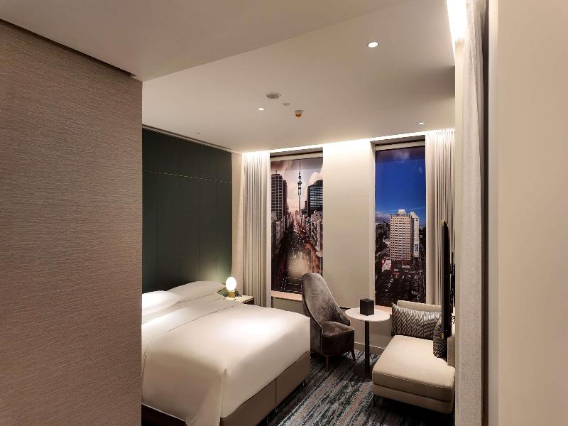 DoubleTree by Hilton Auckland Albert Street image