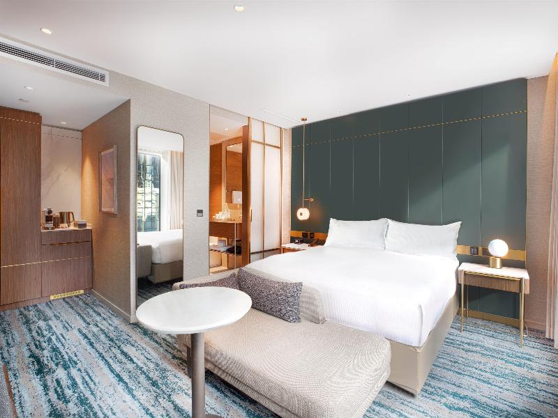 DoubleTree by Hilton Auckland Albert Street image