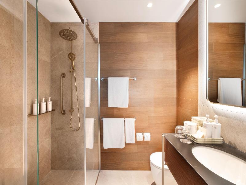 DoubleTree by Hilton Auckland Albert Street image