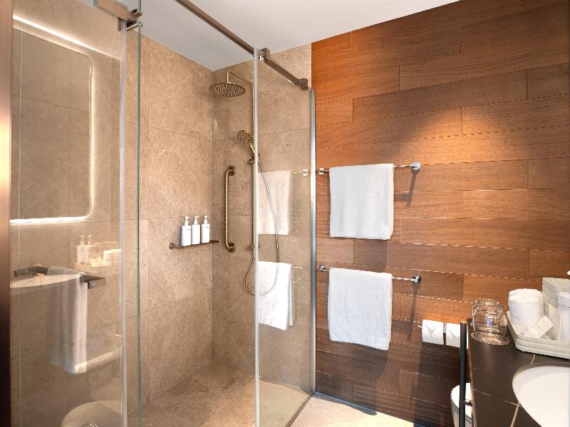 DoubleTree by Hilton Auckland Albert Street image