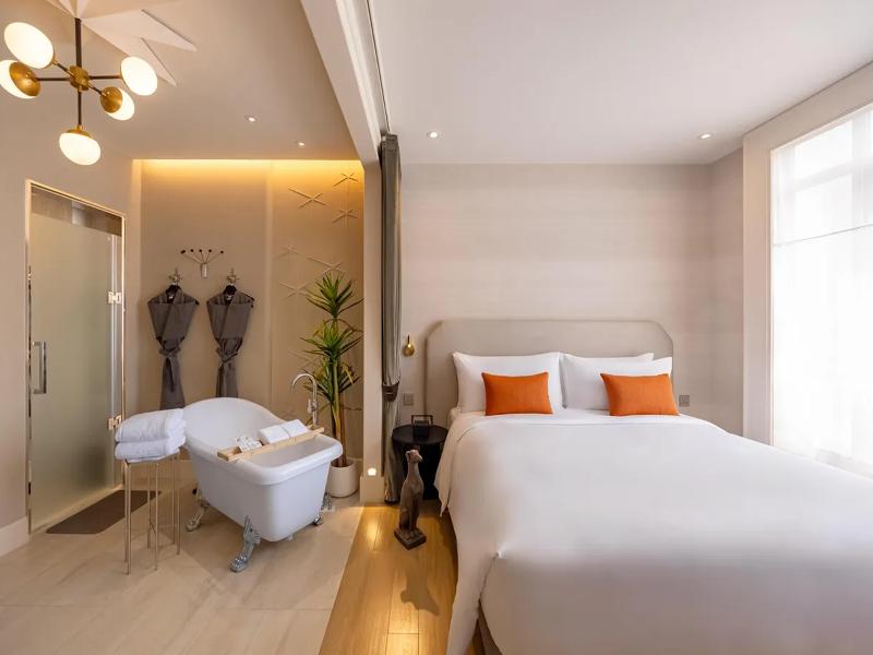Aiden Surawong Bangkok image
