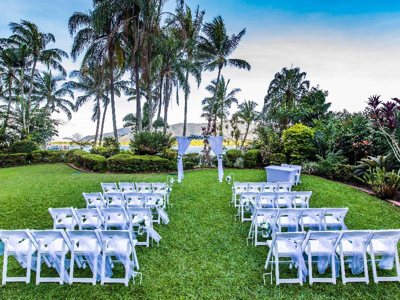 Hilton Cairns Hotel image
