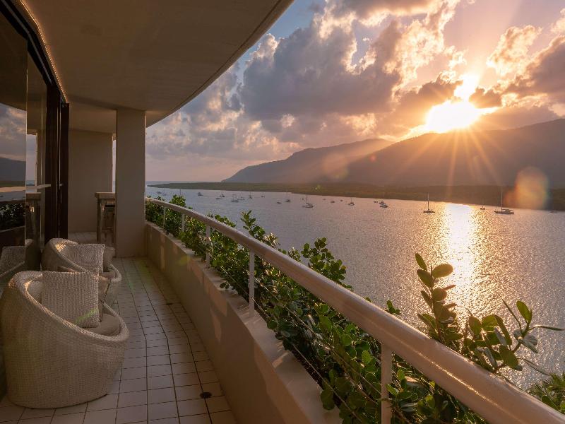Hilton Cairns Hotel image