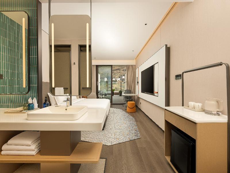 Holiday Inn Express Luding by IHG image