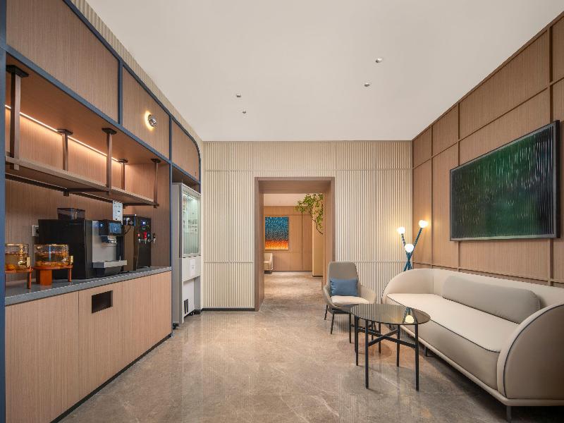 Holiday Inn Express Jinan Quancheng Square by IHG image