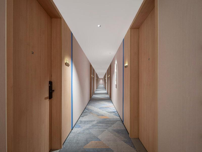 Holiday Inn Express Jinan Quancheng Square by IHG image