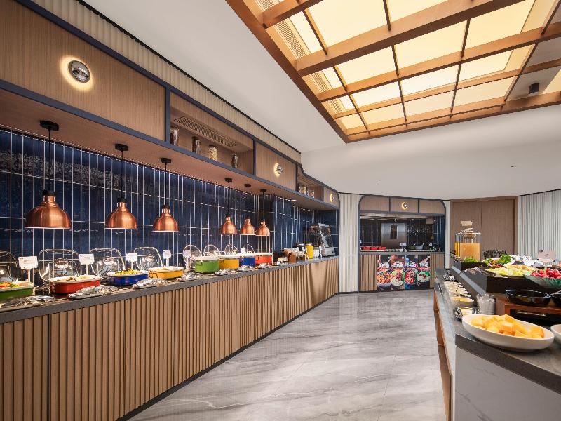 Holiday Inn Express Jinan Quancheng Square by IHG image
