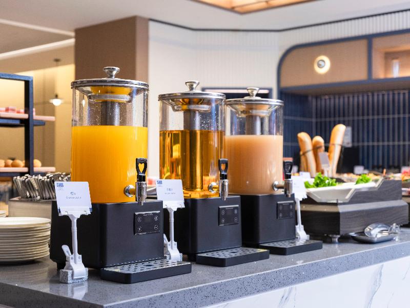 Holiday Inn Express Jinan Quancheng Square by IHG image