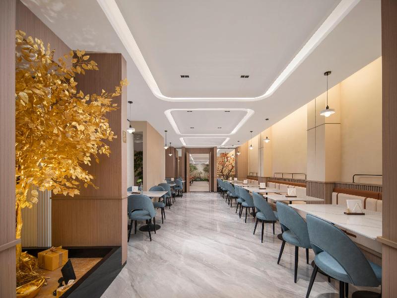 Holiday Inn Express Jinan Quancheng Square by IHG image