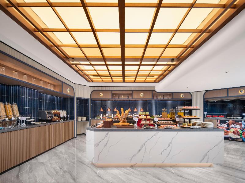 Holiday Inn Express Jinan Quancheng Square by IHG image