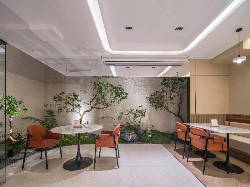 Holiday Inn Express Jinan Quancheng Square by IHG image