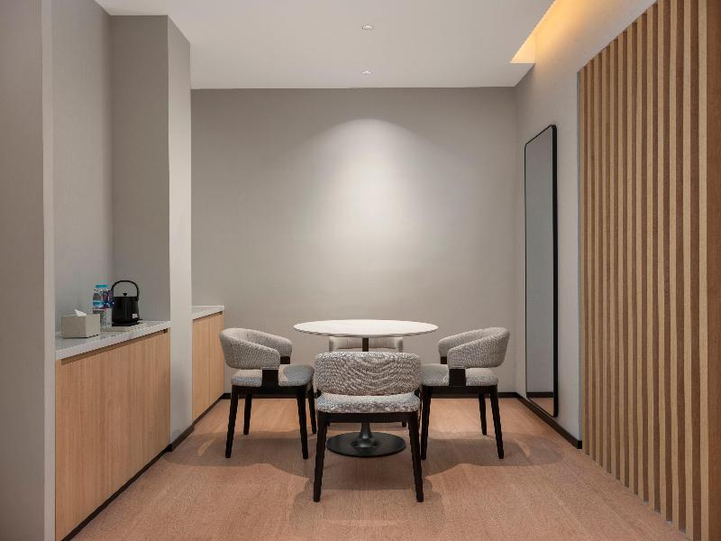 Holiday Inn Express Jinan Quancheng Square by IHG image