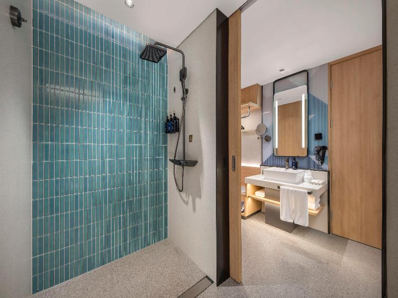 Holiday Inn Express Jinan Quancheng Square by IHG image
