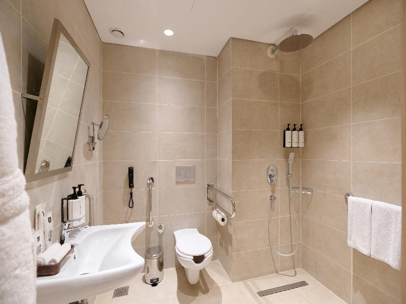 Crowne Plaza Istanbul Zeytinburnu by IHG image