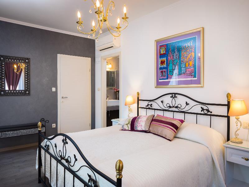 Romantic Luxury Rooms image