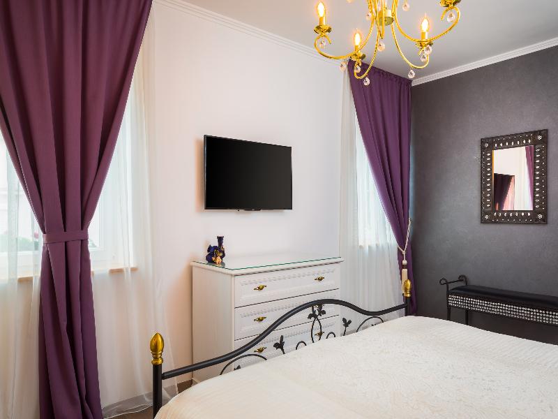 Romantic Luxury Rooms image