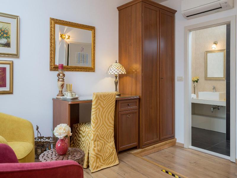 Romantic Luxury Rooms image