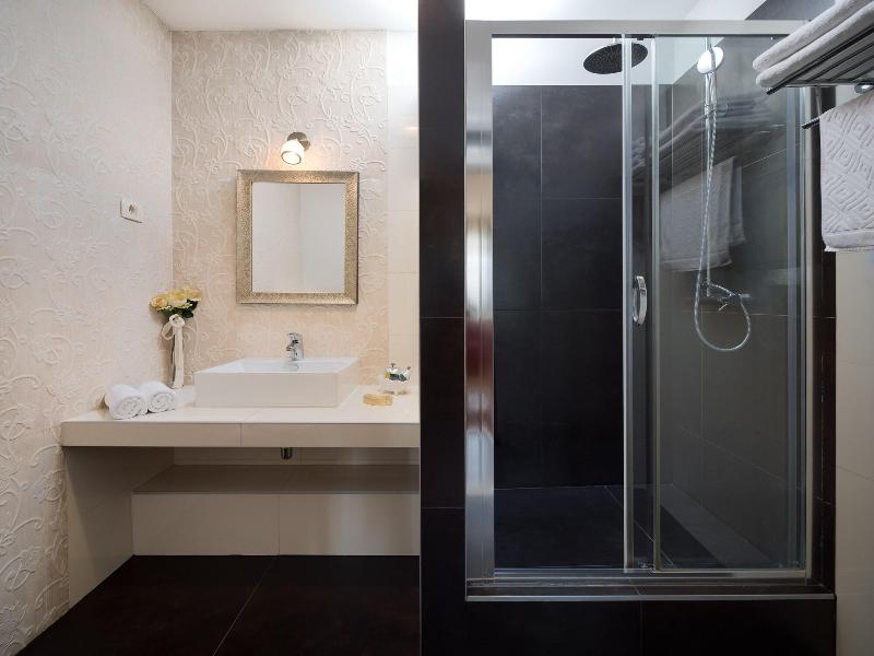 Romantic Luxury Rooms image