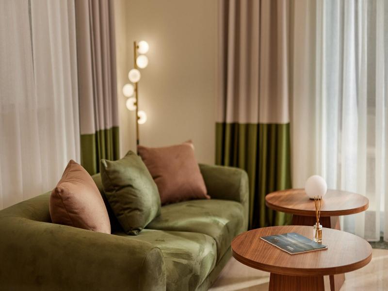 Hotel Diplomat image