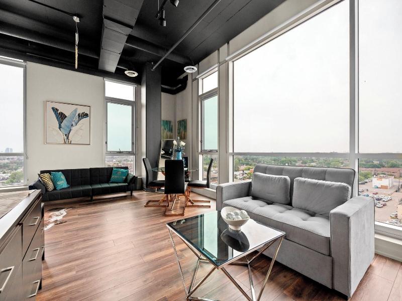 Bright Suites Finch West image