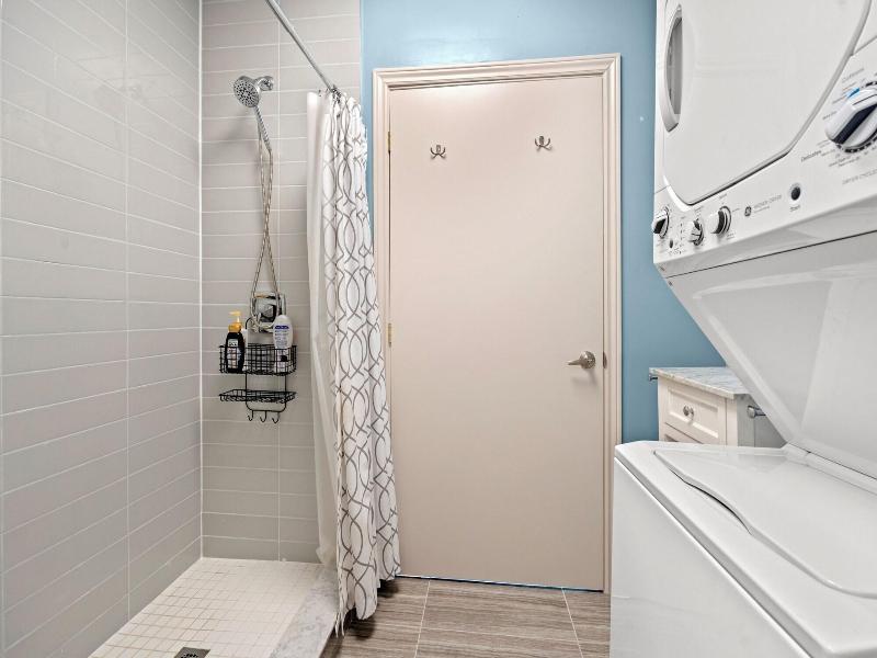 Bright Suites Finch West image