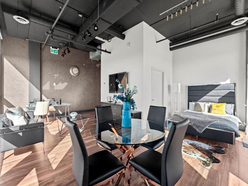 Bright Suites Finch West image