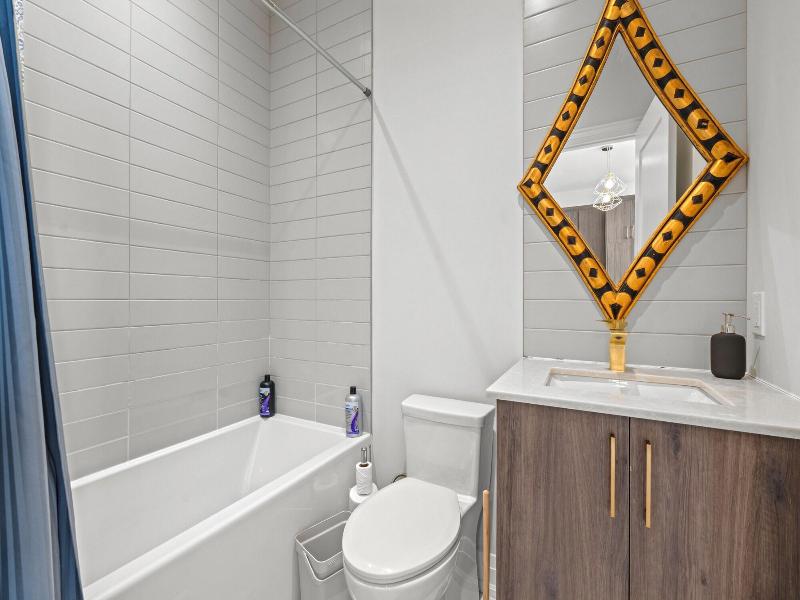 Bright Suites Finch West image