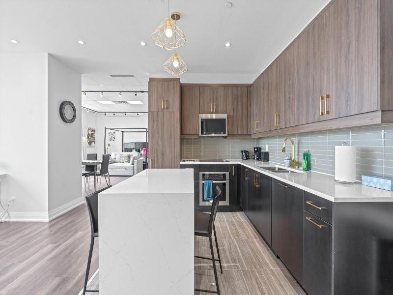 Bright Suites Finch West image