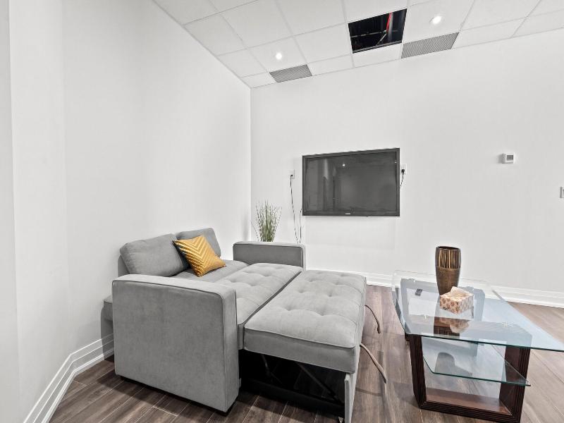 Bright Suites Finch West image