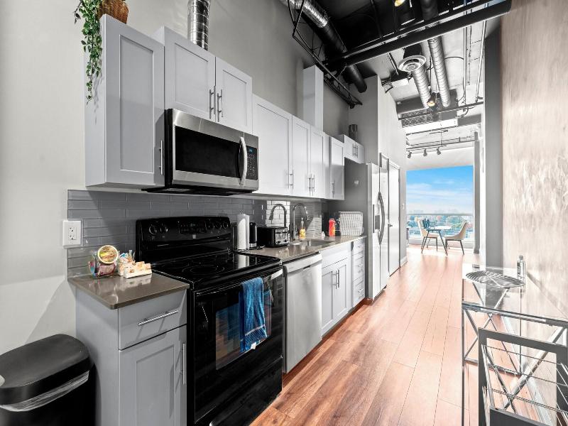 Bright Suites Finch West image