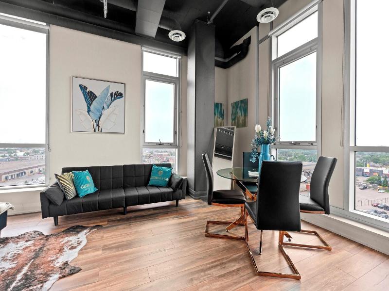 Bright Suites Finch West image
