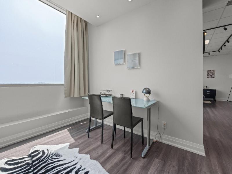 Bright Suites Finch West image