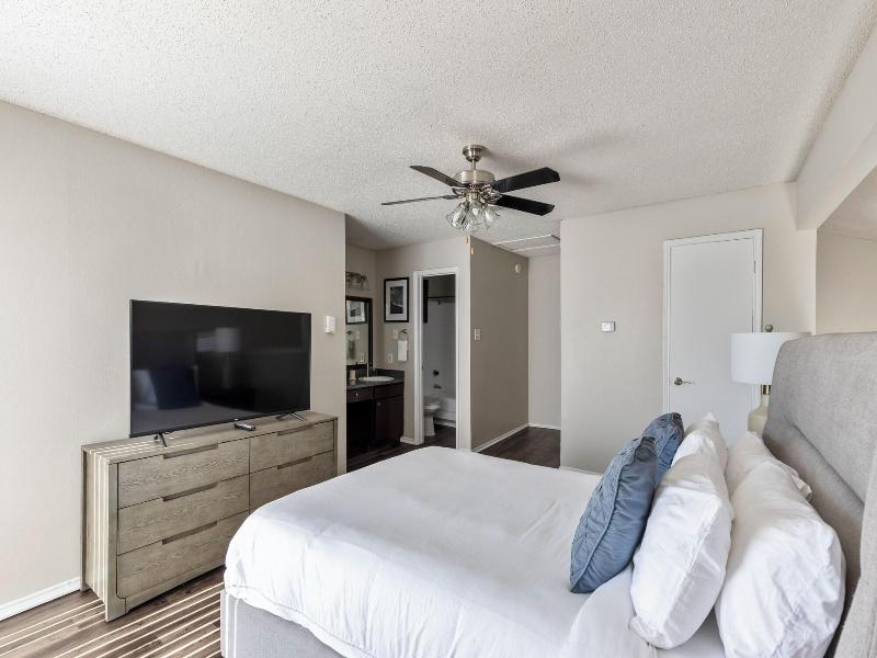 Landing Grand Prairie image