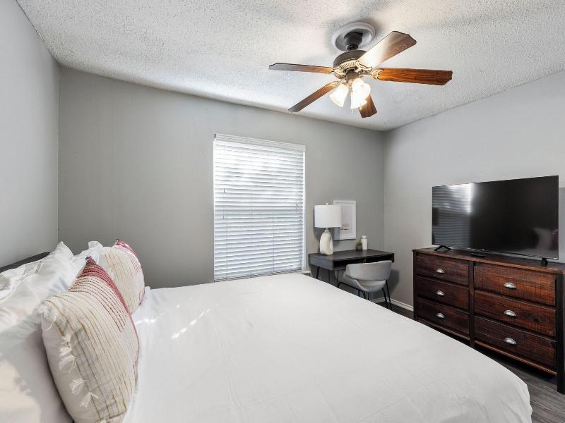 Landing Grand Prairie image